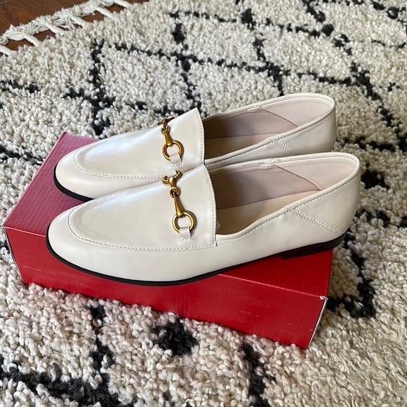 Shoes - NWOT Beige Flats with buckle